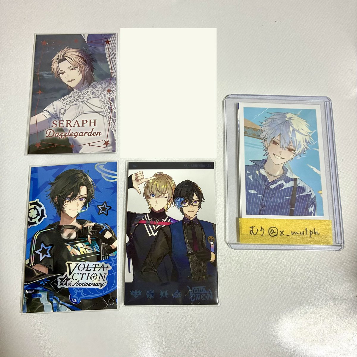 x_mu1ph's tweet photo. 【交換】にじさんじ VOLTACTION 4th 4周年 チェキ風カード グリッター缶バッジ

譲: 画像①②

求: 画像③ 各1点

☑︎ﾘﾄﾘﾝご確認ください。
☑︎画像②は追加購入分から出しております。
☑︎缶バッジとの交換は1:2にてお願い致します。

お気軽にお声掛けください🙇🏻‍♂️
 #むう募集 https://t.co/lhRhsUz2L9