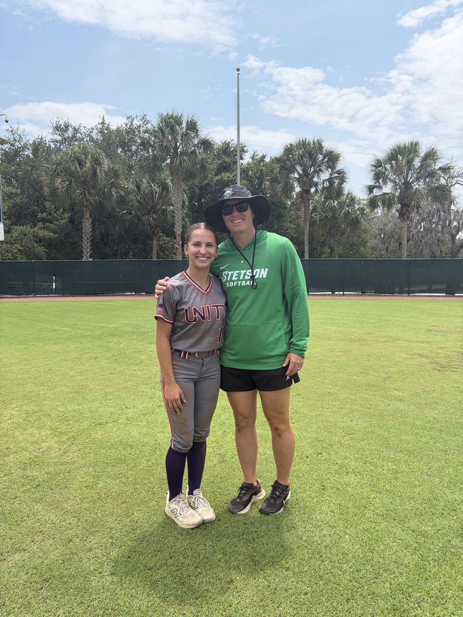 KirchenRae11's tweet photo. Had an awesome time at the Stetson Softball Camp yesterday! The campus was so nice and the coaches were all really welcoming. Grateful for the experience and excited to keep growing and developing my game—hope the Hatters continue to watch me! 🥎
@StetsonSoftball
#VAunitySB
#UnityLainer