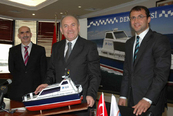 archerkanaltug's tweet photo. @nihatsirdar Deniz taksiler rahmetli Kadir Topbaş zamanında hizmete başladı atıyorsunuz ya  tutarsa ! nasıl olsa yalanını alacak bir kitle hazır her her zaman ? Aynı ahbap da olduğu gibi yalan bilgilerle algı oluşturma çabası her olayda aynı tepki at yalanı tutarsa 🤬 https://t.co/DmjWNEMhh6