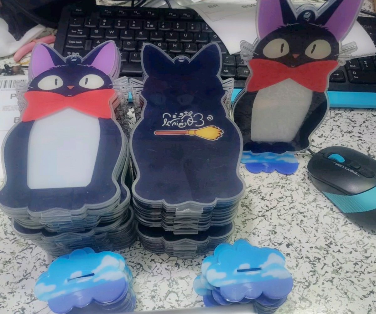 stetszy's tweet photo. o holder do scooby também vai funcionar como um standee (pelo mesmo motivo do jiji, o tamanho!) pra vocês poderem usar tanto na bolsa quanto na mesa, sem incômodo! 🥹💗

fotinhas do fornecedor!!! https://t.co/SzLromSmwg