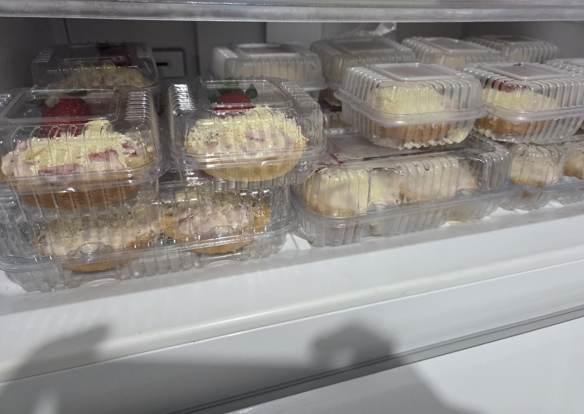 luizflp777's tweet photo. Top 4 comidinhas q fiz até agr no ano (ignorem os cookies e pizza oblongos, estavam feios porém deliciosos) https://t.co/ZCgCoVC0Tb