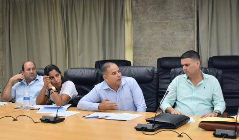 gobiernotunas's tweet photo. Aprueba Consejo de Estado nuevos decretos leyes en correspondencia con el proceso de implementación de las transformaciones económicas y sociales.
#Cuba #LasTunas 
@GobiernoCuba @AsambleaCuba @PartidoPCC @YelenysLasTunas @LorenzoOsbel 
https://t.co/BanruLjhT8 https://t.co/0WALTfsfYl