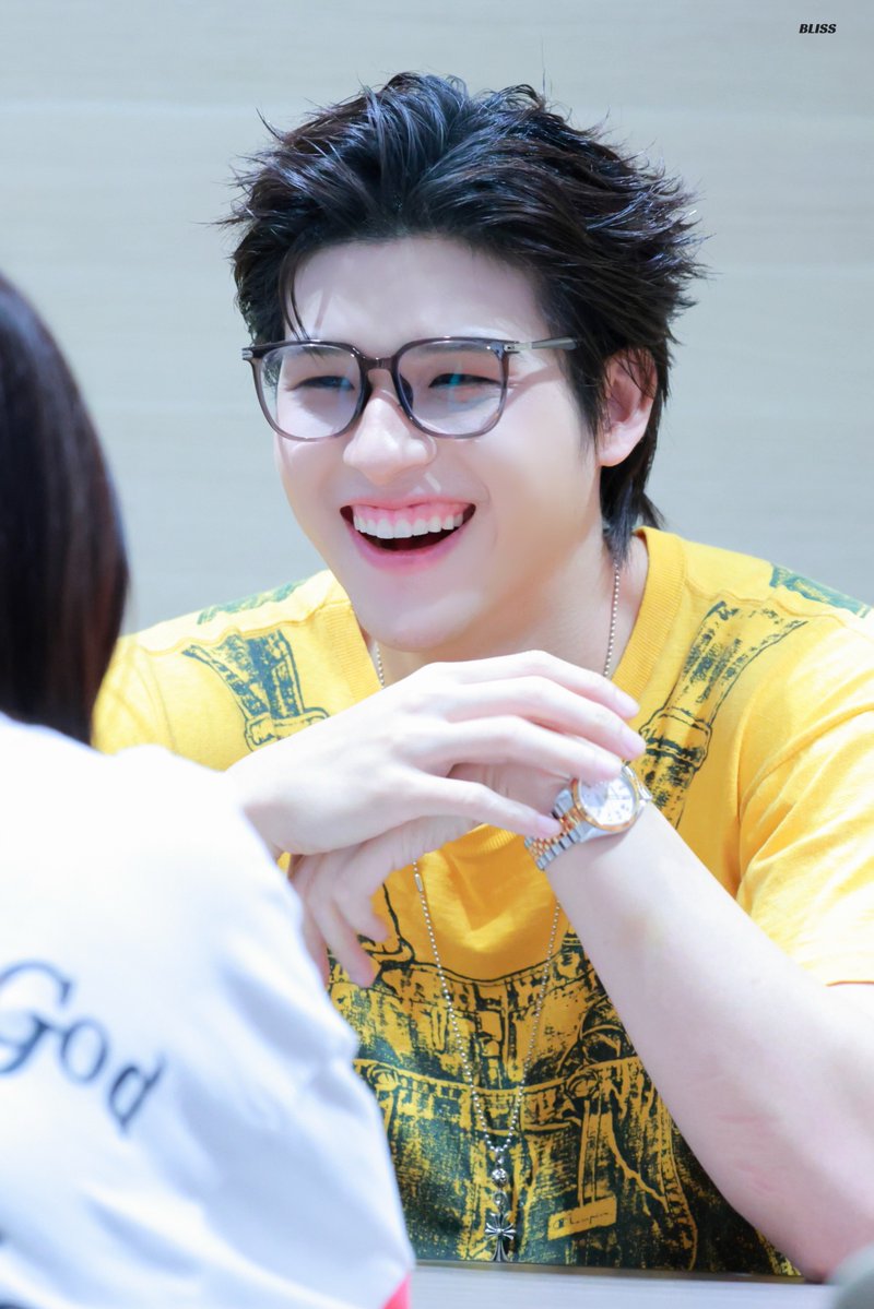 Bliss_SkyNani's tweet photo. 20260729 : GMMTV Fan Sign 

น่ารักมากㅠㅠ💛

SKYNANI SMYLENEONA FANSIGN

#งานมหกรรมนิยายนานาชาติ2026xSkyNani
#skywongravee @skywongraveee https://t.co/hRSN7g3V5u