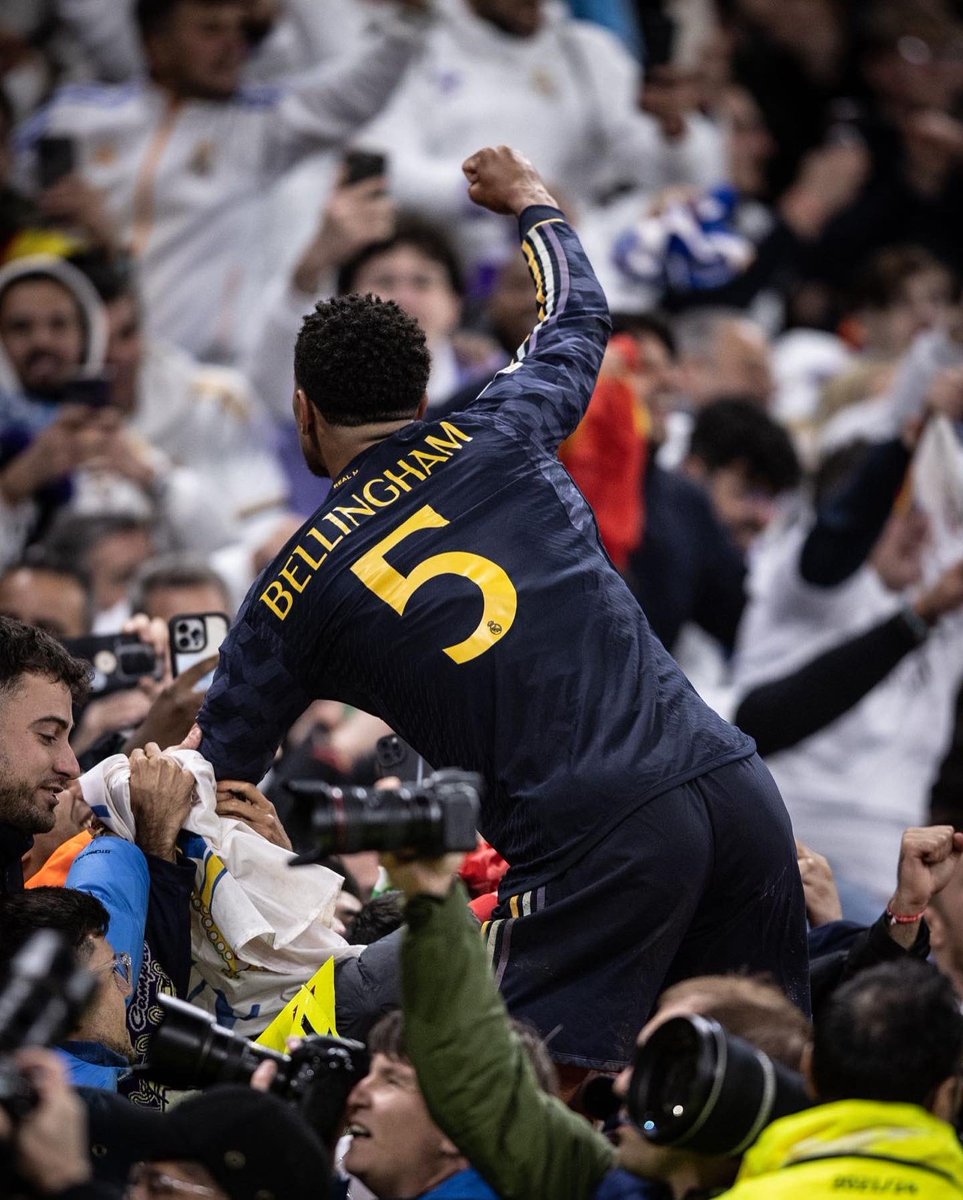 moustaph_jr's tweet photo. Cette nuit à Manchester.. https://t.co/FgtWgHdLSy