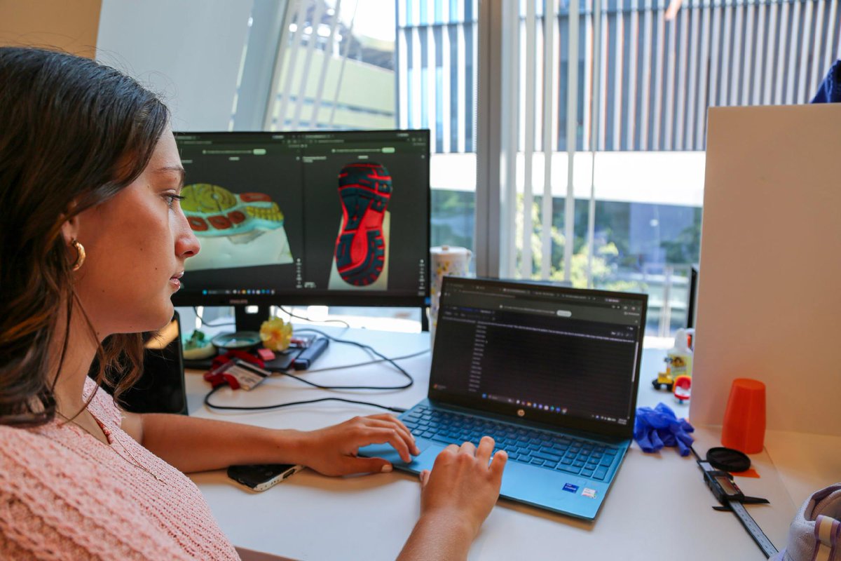 cornell_tech's tweet photo. Spotlighting Our Summer Researchers 👟✨

Alexandra Davidescu is a participant in the @MacaulayHonors  College CUNY Honors Connect at Cornell Tech Summer Research Opportunity Program, analyzing running shoe wear patterns to help inform the design of future running shoes. https://t.co/nuPvTwkGnH
