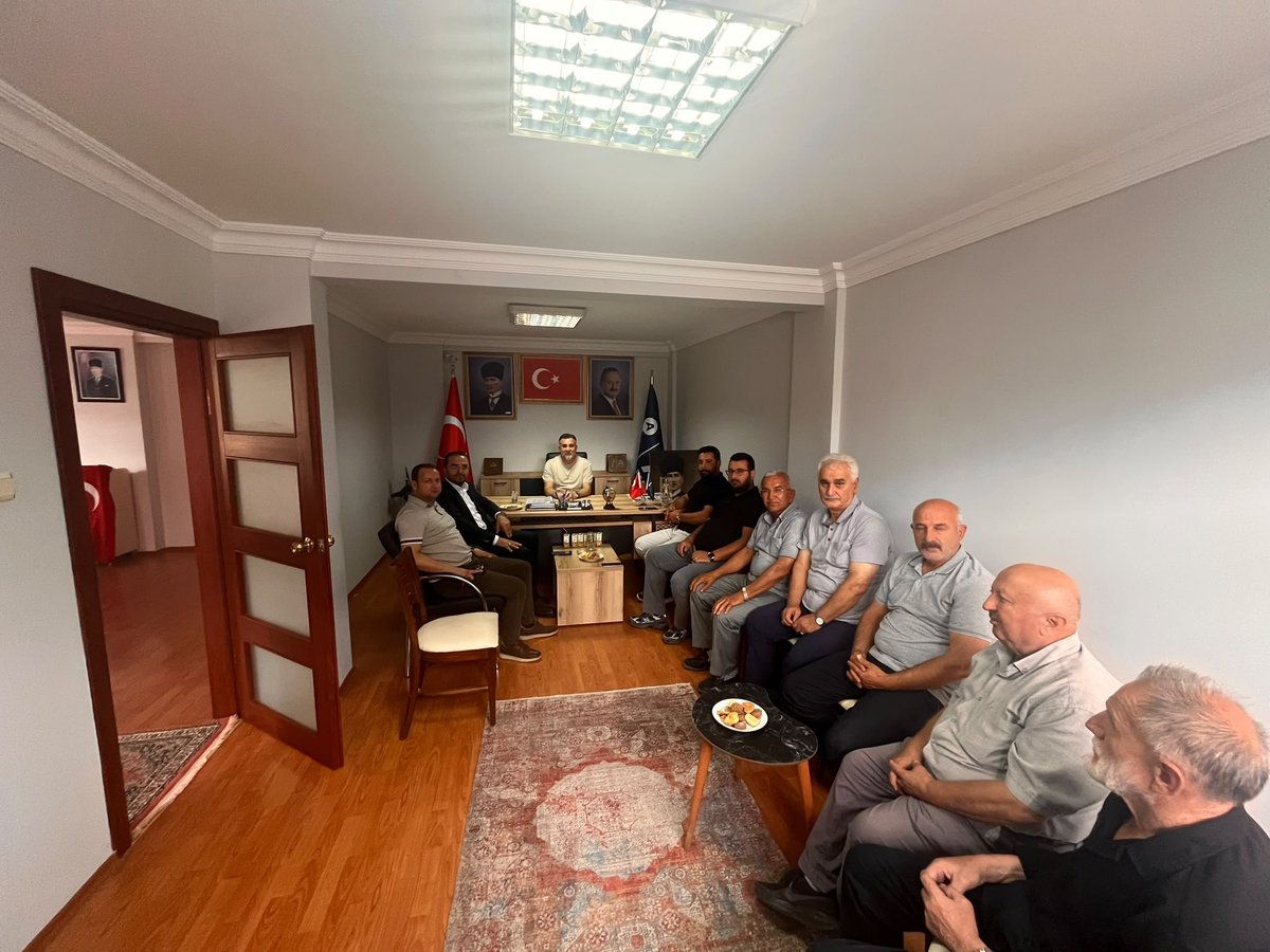 MUSIAD_Tokat's tweet photo. Başkanımız İhsan Misafir üyelerimizle birlikte, Anahtar Parti Turhal İlçe Başkanı Cankat Ceyhun Besler'i ziyaret etti.

Gerçekleştirilen ziyarette şehrimizin gelişimine katkı sağlayacak konular üzerine karşılıklı istişarelerde bulunuldu.

Nazik ev sahipliği dolayısıyla Sayın Cankat Ceyhun Besler'e teşekkür ediyor, çalışmalarında başarılar diliyoruz.

#MÜSİADTOKAT
#BİRVEBERABER