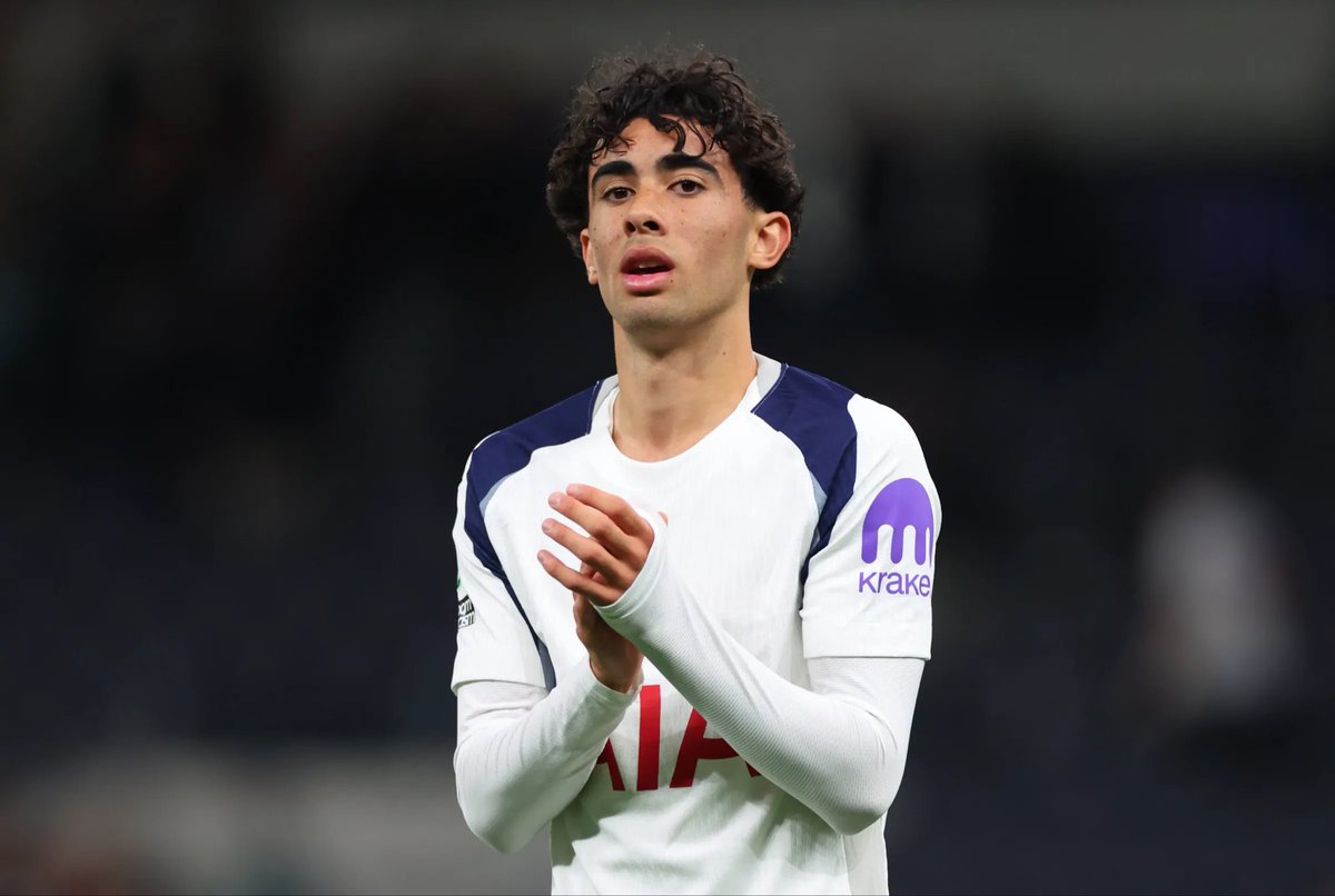 SpurOTM's tweet photo. 🎙️ Ben Davies on Luca Williams-Barnett:

“He's a really top player. He's got a lot of potential. I think you can see the qualities that he's got. 

I think the next step is developing his habits in the game but to have a player like him that's got no fear, that has the confidence to try things in games, doesn't get affected if he loses the ball. I think he's got a bright future ahead of him.”