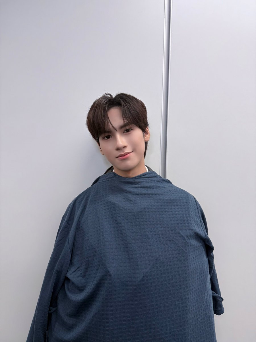 MrFanboySeries's tweet photo. รักสุดใจนายแฟนบอย Mr. Fanboy Series 📸

ยิ่งดึกกก กองยิ่งครึกครื้นนน 🤩 เพราะวันนี้น้องธามก็มากองแล้วคร่าาา มาถึงยังไม่ทันทำอะไรเลอะะะ ก็พุ่งงงมาหาเจ๊คนแรก 😘 เฮ้อออเกิดเป็นคนโสดและสวยอย่างเจ๊ บางทีก็แอบลำบากใจมั๊ก ๆๆๆ เลยคร่าาา 🥹 (😜)

MR FANBOY Q35
#รักสุดใจนายแฟนบอยQ35 https://t.co/zPnMlOoEzs
