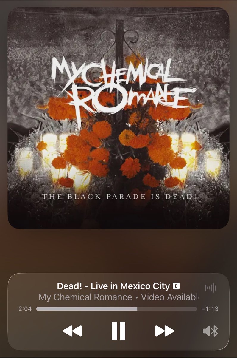 passengerperson's tweet photo. listening to this album w my eyes closed pretending i’m back at wembley https://t.co/Dxc1FTOcSm