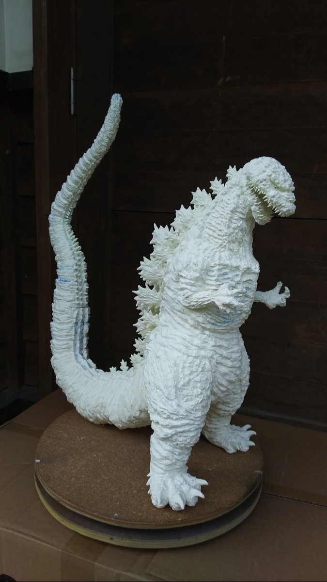 godzilla_ibs's tweet photo. 早いものでシン・ゴジラ公開から10年ですか・・・🥹
公開前はまだ情報が少なく、ポスターのみを頼りに頭部から自作を開始し、その後徐々に明かされる全身を製作して行きました😌
製作ブログ↓
https://t.co/uU5DngZgum

 #シン・ゴジラ10周年 https://t.co/HZaeRbrzHx