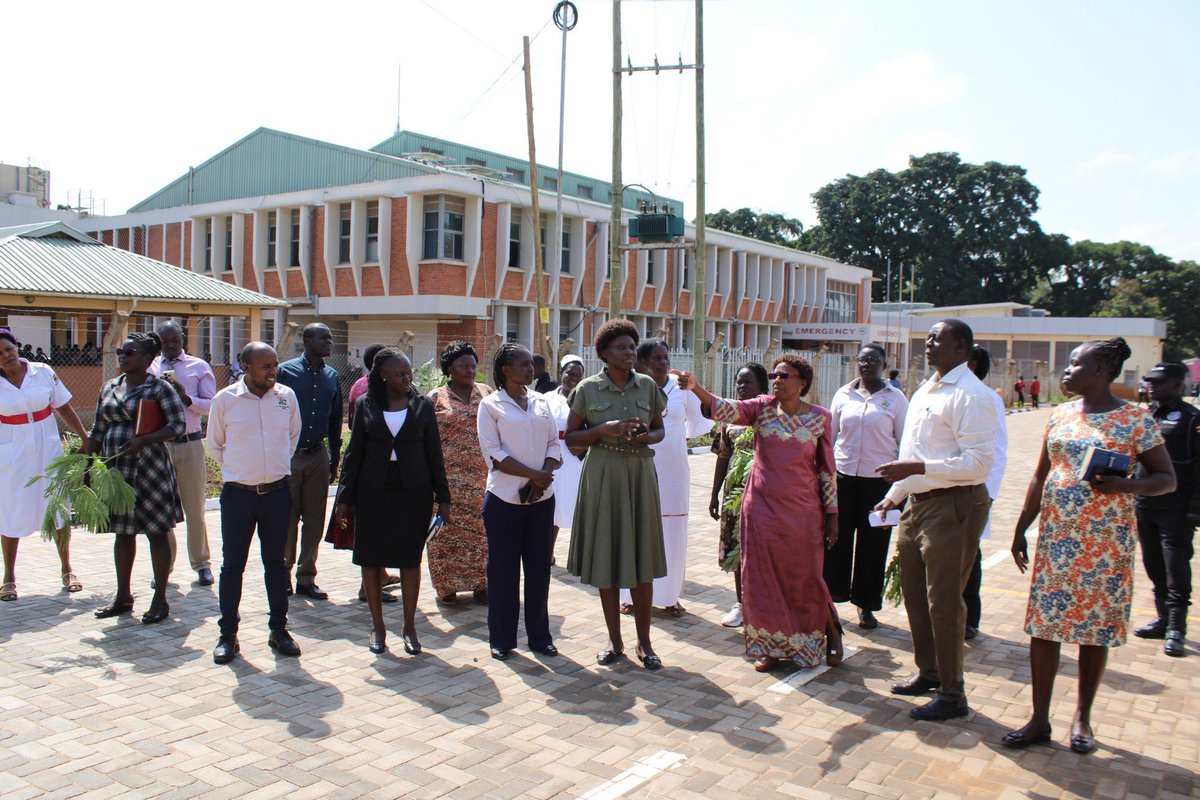 JaneRuth_Aceng's tweet photo. Today, I had the opportunity to visit and inspect newly completed works at Lira Regional Referral Hospital (Lira RRH). These include the newly constructed 220-metre Hospital Lane, the Infectious Isolation Unit, a covered canopy, the Eye Unit, and the expanded Outpatient Department (OPD) of the hospital’s private wing.

I appreciate and congratulate the Hospital Director and the entire hospital staff for the good work that has been done. It has also given visibility to the infrastructure along the former Police Road and strengthened the outlook of the Regional Referral Hospital.

I was pleased to see how clean and neat the facility is. This is commendable. 

I reflected on my time as Hospital Superintendent where we had a vision to transform the facility into a Regional Referral Hospital with the capacity to provide advanced and specialised services, something that we are witnessing now. 

Well done Team Lira RRH. Thank you @GovUganda @NRMOnline!