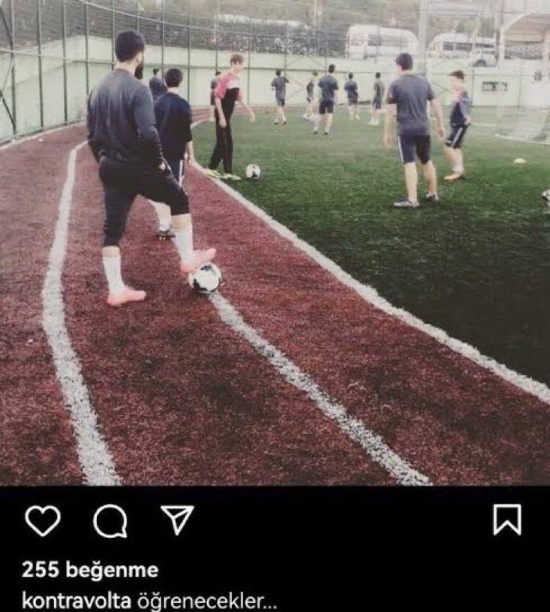 aksutwm's tweet photo. @erayvisuals leaonun bu salaktan bile daha kötü olduğunu https://t.co/93jCoAebpz