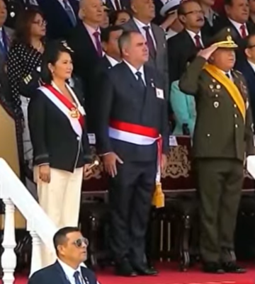 PulmonDeSusan7's tweet photo. Estoy al borde del VOMITO 🤮.

Que @KeikoFujimori haya nombrado a un cagado como Rafael Belaunde Llosa, un operador de Cateriano y Gorriti... PERSEGUIDORES DE NUESTROS SOLDADOS...  como MINISTRO DE DEFENSA @MindefPeru, es INTOLERABLE. 

Es una traicion imperdonable. https://t.co/WzNUnpJn47