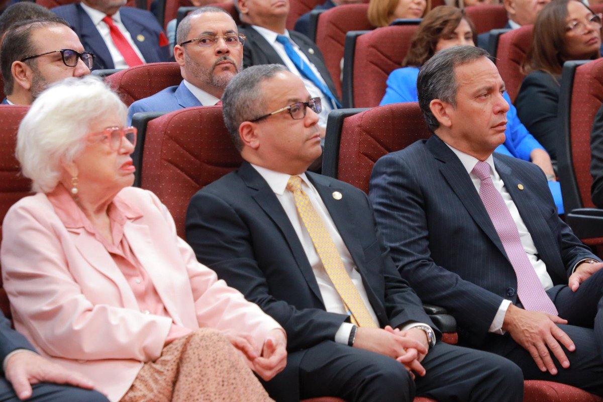 Pachecoalfredoo's tweet photo. En lo que concierne a este año legislativo 2025-2026, el Pleno de @DiputadosRD exhibe una labor fructífera en beneficio de todo el pueblo dominicano, con la realización de 88 sesiones del pleno, más el arduo trabajo de las comisiones permanentes, especiales y bicamerales.  

#CongresoRindeCuentas2026
#PachecoRindeCuentas2026