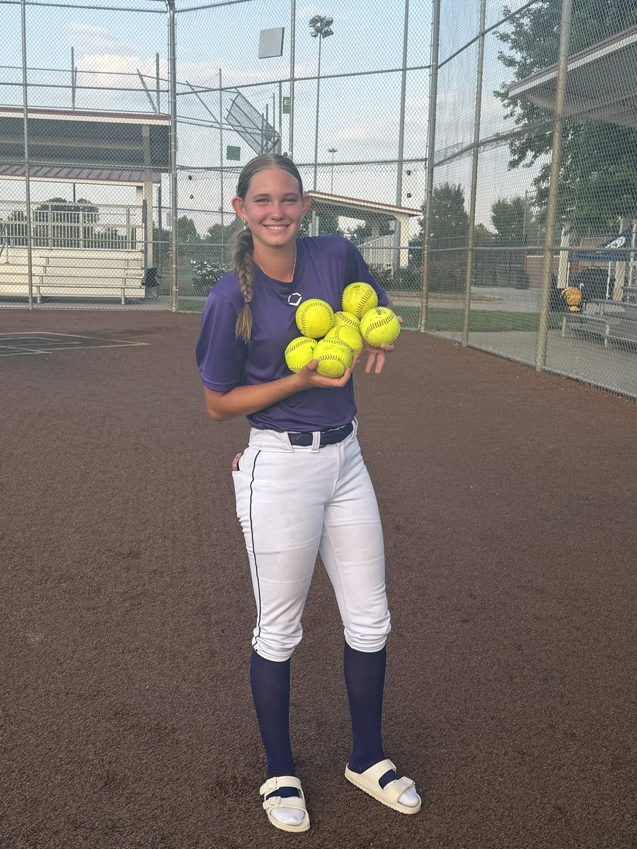 KinleyKemna's tweet photo. So proud of my team for finishing the season off on a 40-11 record! Also, thank you to all of the coaches who came out and watched my team and I perform this season! 
End of season stats: 
BA: .504
OBP: .586
1B: 24
2B: 9
3B: 8
HR: 18
RBIs: 61
FPCT: .942 (120 tc)
@AcesFPMidMO https://t.co/HNHgXV4OIF