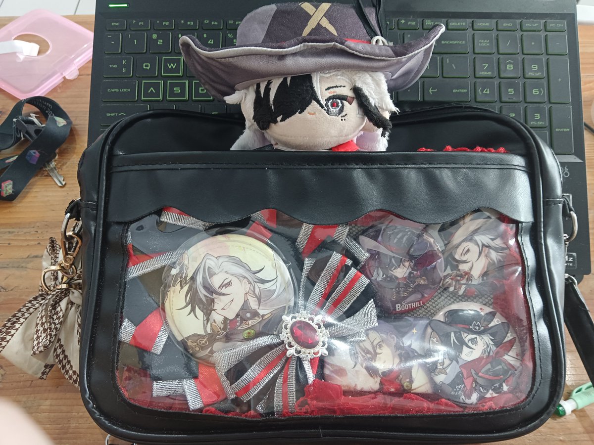 Ma12ine's tweet photo. Ready for #Hoyofest tomorrow! (⁠｡⁠•̀⁠ᴗ⁠-⁠)⁠✧

If you see someone with this Boothill itabag, that might be me LOL

Come say hi if u want

#hoyofestid https://t.co/6SkkRXndM0