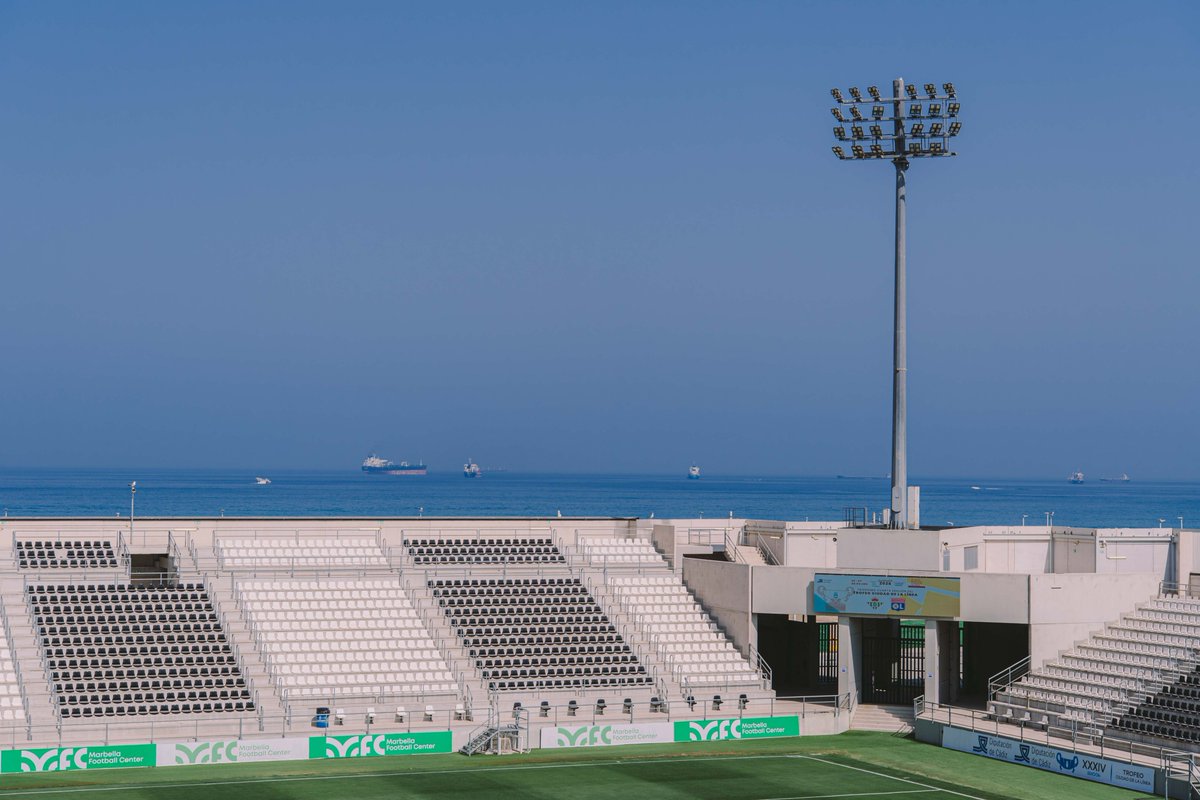 OL's tweet photo. 🏟️ Estadio Municipal de La Línea de la Concepción
🏆 Trofeo Ciudad de la Línea

📺 #RealBetisOL, à suivre en direct et en exclusivité sur #OLPLAY et la Zone Membre YouTube 👉 https://t.co/l0oJWKFgGT https://t.co/7ce736NQIB