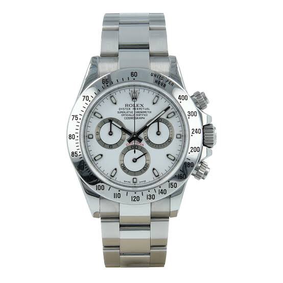 SmileArchive1's tweet photo. Cristiano Ronaldo wearing the Carhartt WIP T- shirt &amp; the Iconic Rolex Cosmograph Daytona Stainless Steel White Dial (Ref. 116520) on his arrival at Manchester United Carrington Training 2022. https://t.co/AxtMl7zgk4
