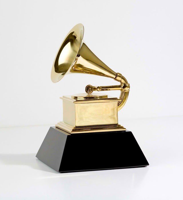 RosaliaAwards's tweet photo. ROSALÍA has divided the songs for her nominations into various genres at the #LatinGrammys 

La Perla — Pop
Porcelana — Urban 
Relíquia — Alternative
Sauvignon Blanc — Music Video
Memória — Portuguese
La Rumba Del Perdón — Folk https://t.co/1dN2xb1iay