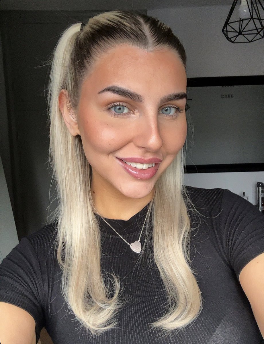 GoddessZaraUK's tweet photo. Pretty enough to be your weakness, bratty enough to be your problem 🥰

Now go be useful and make Goddess proud

Findom https://t.co/ngF7URvMVa