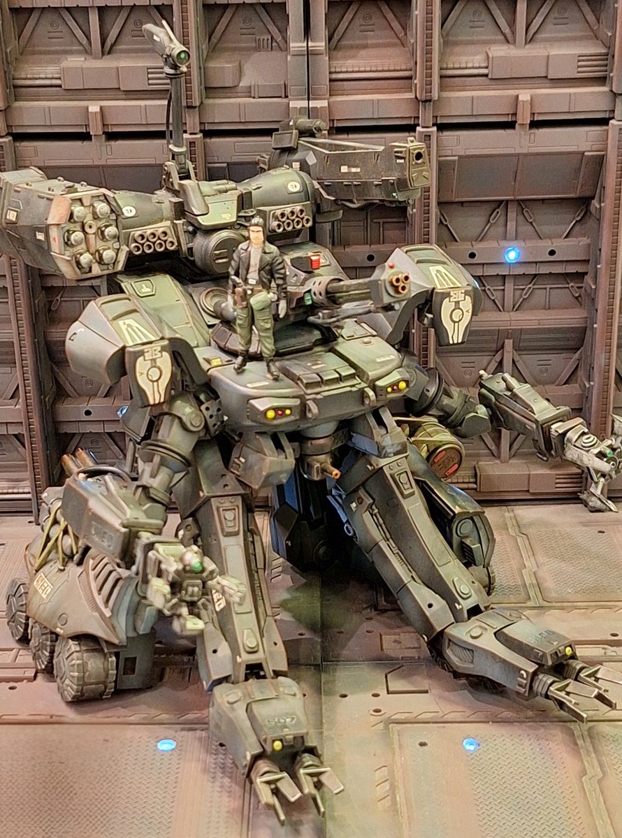 NAKAMIYA82's tweet photo. ガンヘッドもあったよニム❗
#ニプコム
#NIPCOM
#NIPCOM17 https://t.co/J1B2O1SLGM