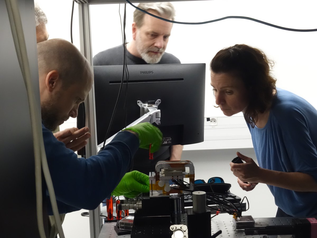 WatersenseEu's tweet photo. During the recent project meeting hosted by Barbora Špačková, Nicholas Scott and Jakub Dostálek at FZU. Stefan Schrittwieser and Christian Derntl (AIT) kicked off integration of the WATERsense device. https://t.co/Rf6I3theub