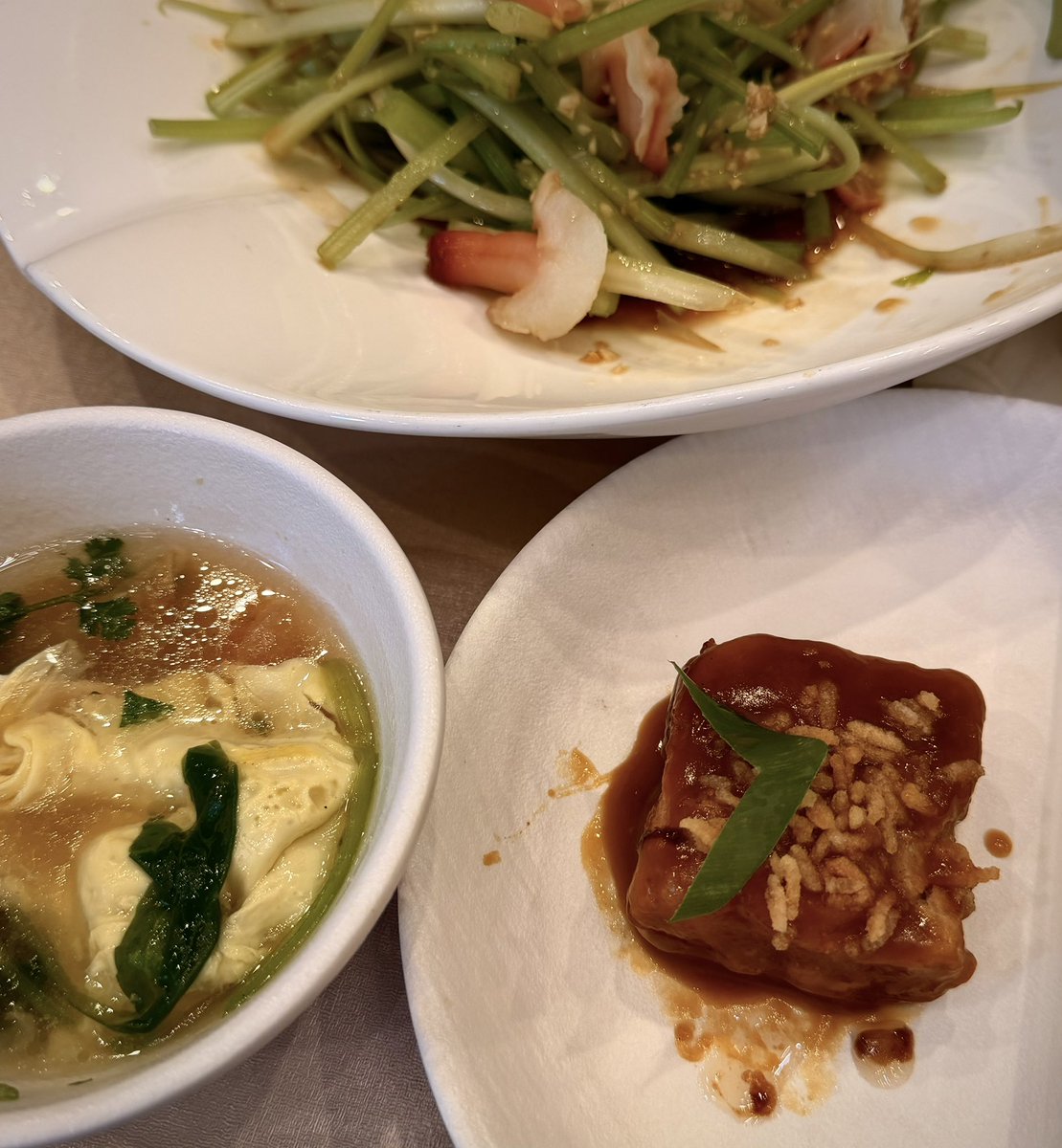 LINN5418's tweet photo. 最爱的汤和最爱的芋头😋 https://t.co/Ss6iEwlyqX