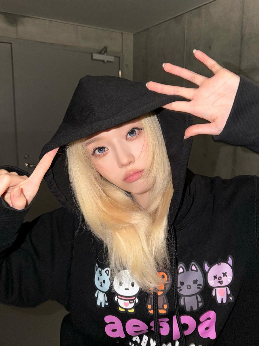 omeg1216's tweet photo. こんなにも可愛い推し達、ゲットするしかないじゃないか…😭💸💦
#BAPEaespa #bape #aespa https://t.co/24RuPct2LB
