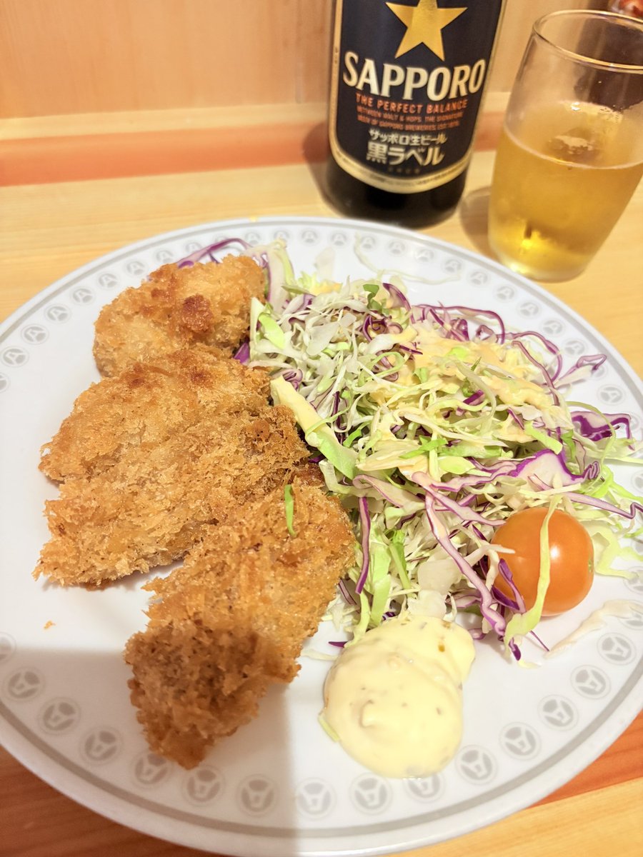 naopu__'s tweet photo. 娘と近場で晩ごはん。
ランチだとワンコインなので次はお昼に来ると決めた。牡蠣フライ美味しかった☺️ https://t.co/k9LBNHUMA0