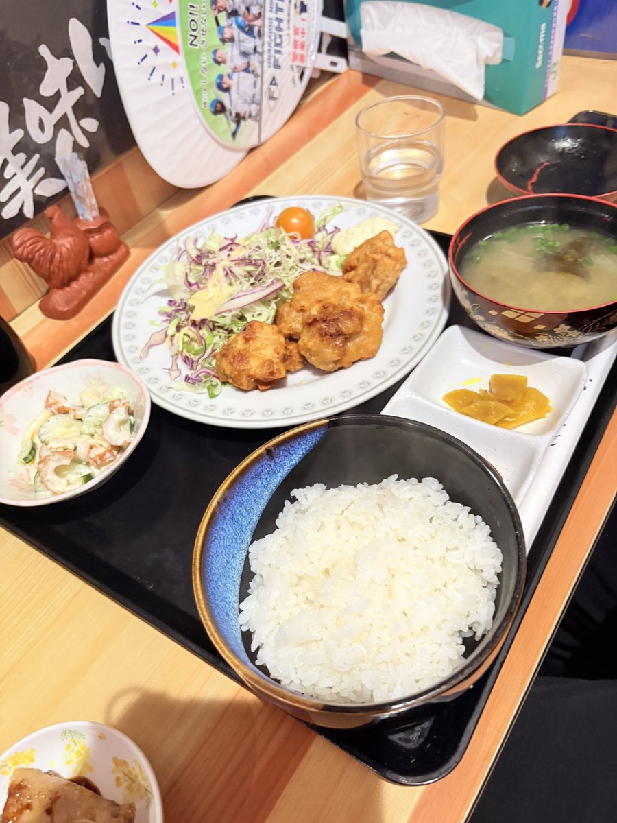 naopu__'s tweet photo. 娘と近場で晩ごはん。
ランチだとワンコインなので次はお昼に来ると決めた。牡蠣フライ美味しかった☺️ https://t.co/k9LBNHUMA0