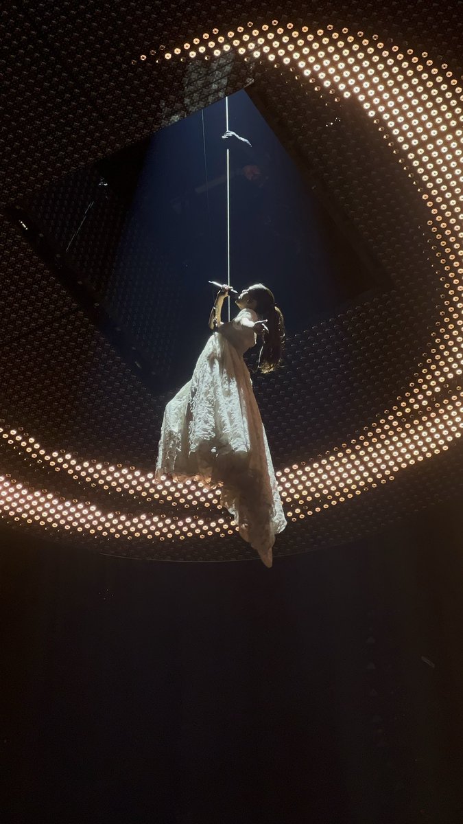 zeepresso's tweet photo. got to see this queen, hear her sing worst behavior and a song off petal… and all on my birthday… iktr 🙂‍↕️🙂‍↕️🩷 #ESTMontreal #eternalsunshinetour https://t.co/wTHxnqVpaj