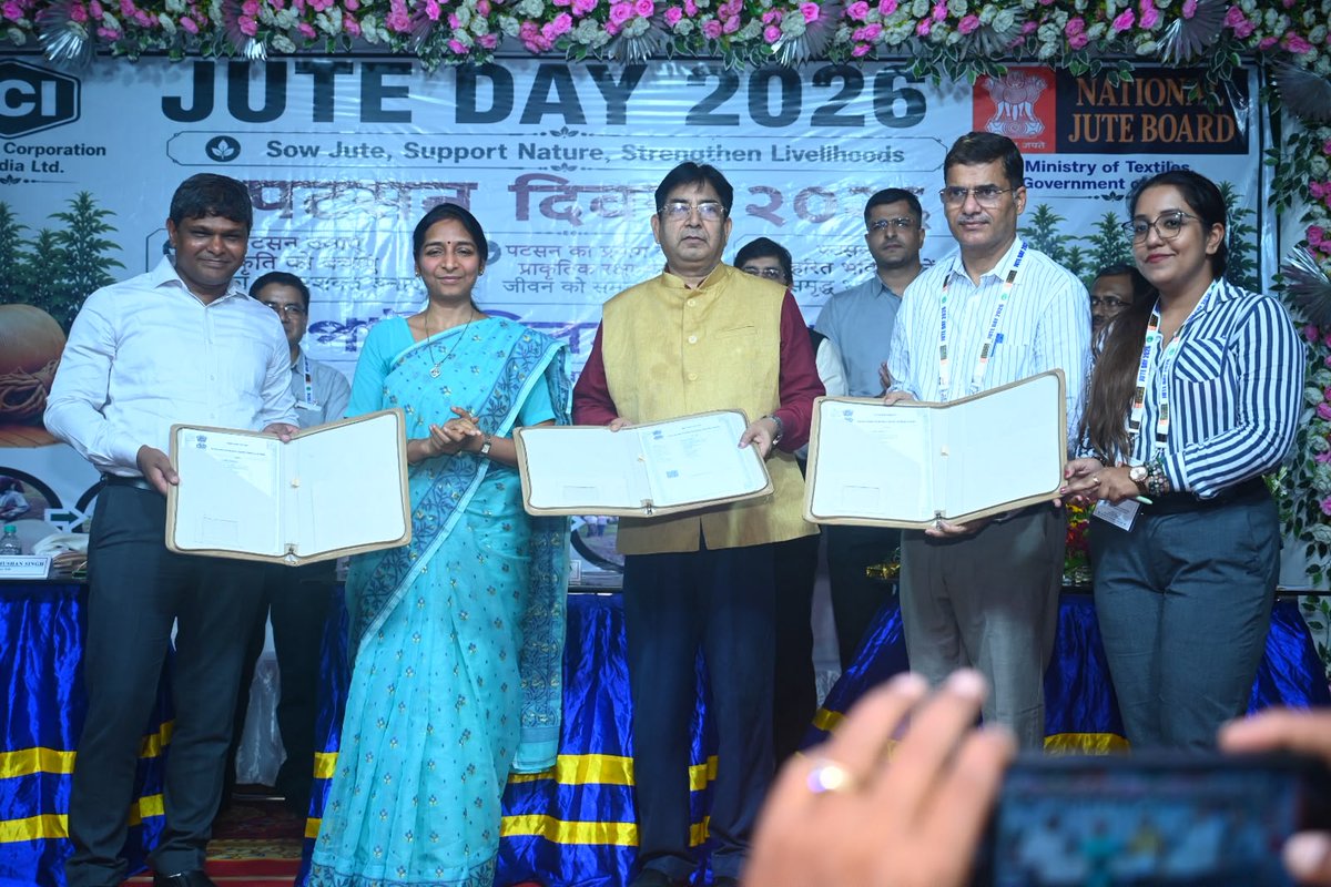 JuteBoard's tweet photo. Key Highlights of 'Jute Day 2026':-
. Traditional lamp lighting &amp; Opening Ceremony
. Keynote address by Smt. Padmini Singla, JS (Fiber) {Ministry of Textiles}
. Inking of MoU on Carbon Credit
. Felicitation of Progressive Farmers
. Field Visits &amp; Live Machine Demonstrations. https://t.co/6kR4rpxcdM