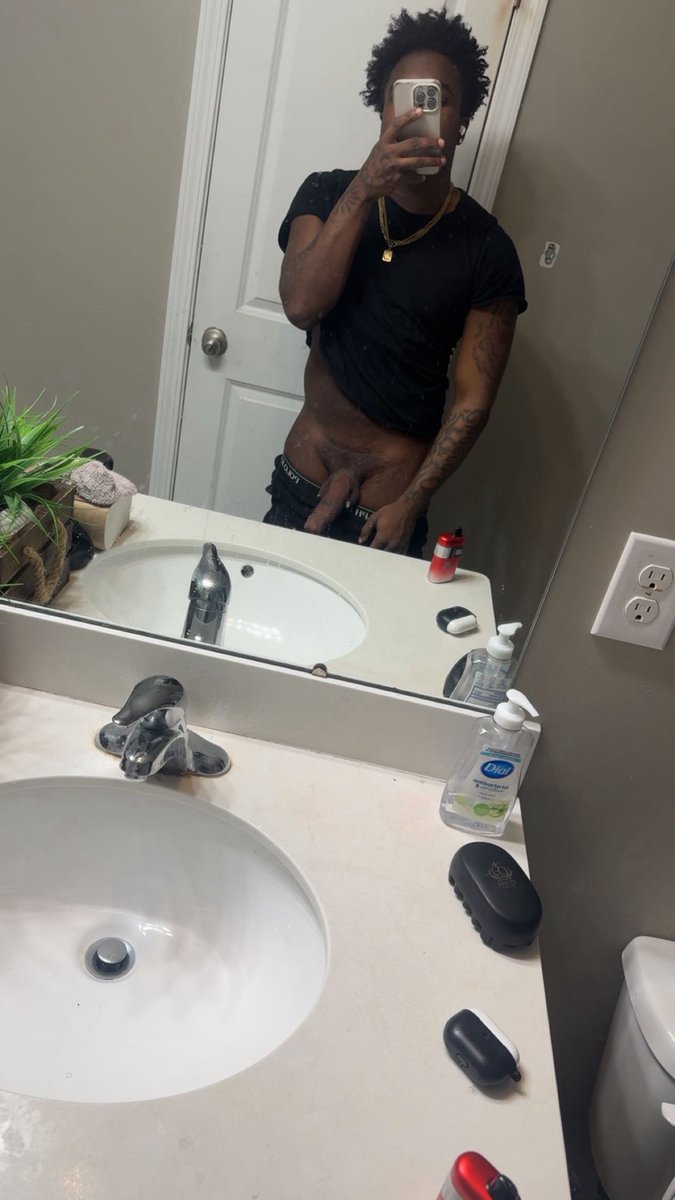 yeenfrl's tweet photo. @lolaqmx Hey baby https://t.co/a48xA2Wa8u