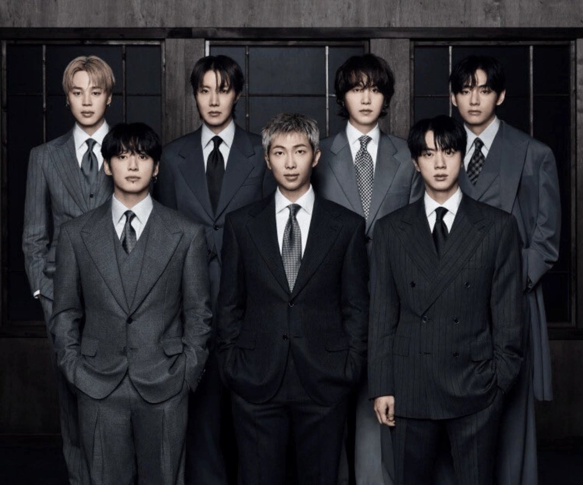 musicnewsfactpl's tweet photo. BTS ogłasza, że nie zgłosi swojej muzyki do GRAMMY 2027 w reakcji na pojawienie się nowej kategorii dedykowanej muzyce azjatyckiej. 

"Zdecydowaliśmy, że w tym roku nie zgłosimy naszej muzyki do nagród Grammy. ​Chcielibyśmy, aby muzykę odbierano i kochano za to, czym po prostu jest, zamiast dzielić ją ze względu na region czy język. Dziękujemy ARMY i wszystkim, którzy zawsze są z nami"
