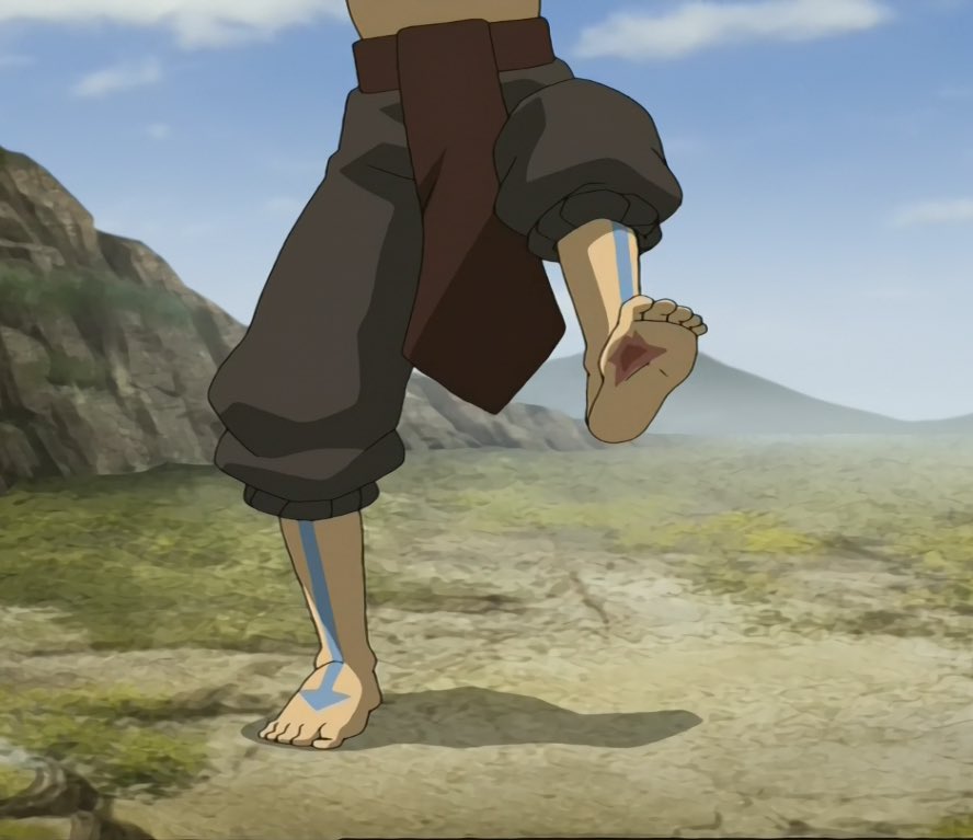 RedBoy2764's tweet photo. @MizrahiNave @medbiii @taeyeobliker @NebsGoodTakes The lightning is meant to have travelled from his back to his foot, creating an entry scar where it hit and exit scar where it left after travelling through his body to part of him closest to the ground (his foot). 
It ain’t a straight line piercing blow like NATLA suggests 😭 https://t.co/l764E3YasE