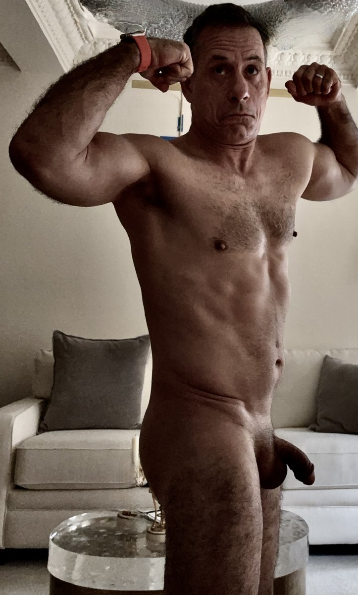 superman_naked's tweet photo. Now that is just showing off. https://t.co/ooRXXNIshR