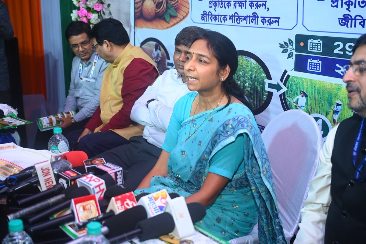 JuteBoard's tweet photo. Key Highlights of 'Jute Day 2026':-
. Traditional lamp lighting &amp; Opening Ceremony
. Keynote address by Smt. Padmini Singla, JS (Fiber) {Ministry of Textiles}
. Inking of MoU on Carbon Credit
. Felicitation of Progressive Farmers
. Field Visits &amp; Live Machine Demonstrations. https://t.co/6kR4rpxcdM