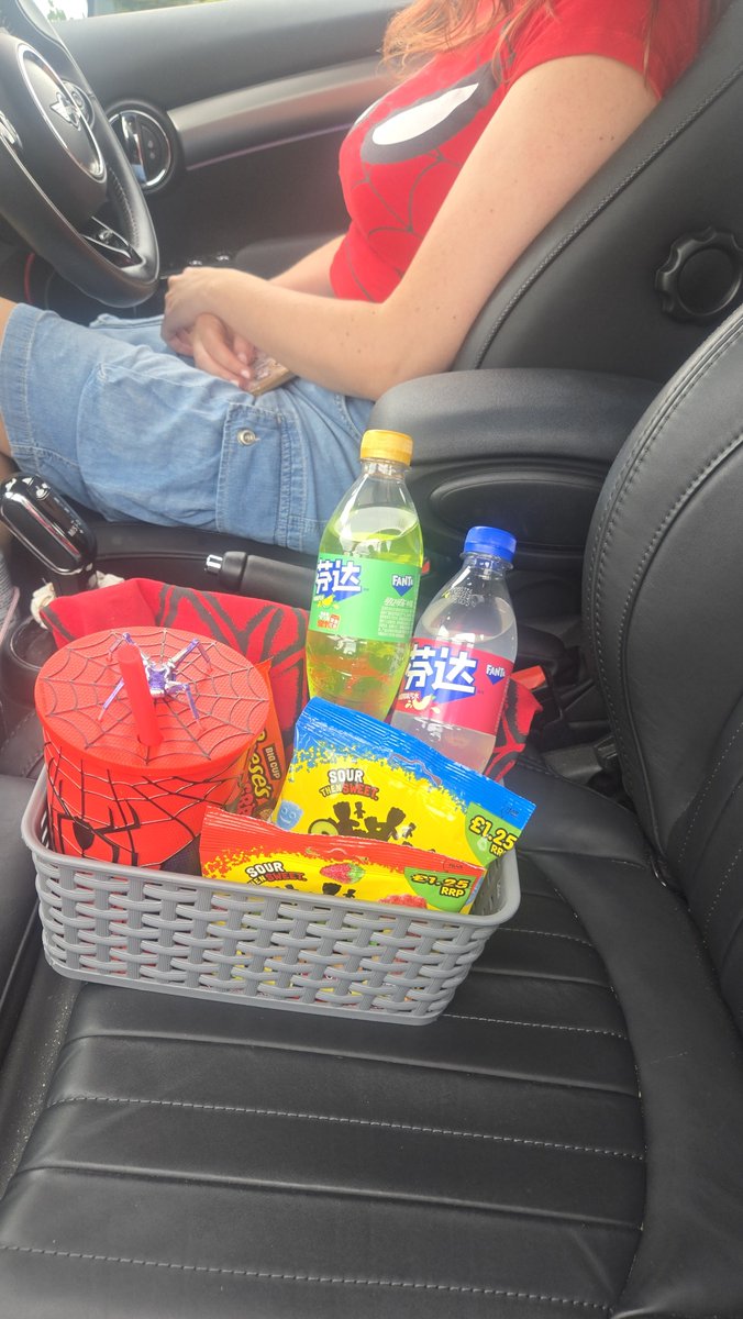Itslnfinite's tweet photo. she made me a brand new day basket https://t.co/UJ7vDZltvx