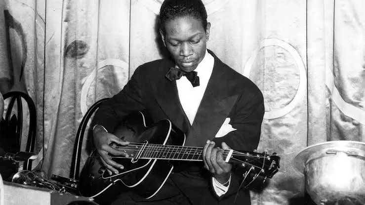 peterparcek's tweet photo. Happy Birthday July 29 to Charlie Christian jazz guitar genius (1916-1942)!
The Genius Of The Electric Guitar https://t.co/vJcBJZPexc
AC/DC Current https://t.co/kgtYSpopni
The Myth https://t.co/Ee30F2gvCR
#jazz #jazzmusic #jazzguitar #bennygoodman #tbonewalker #charlieparker https://t.co/ATlstN6sEx