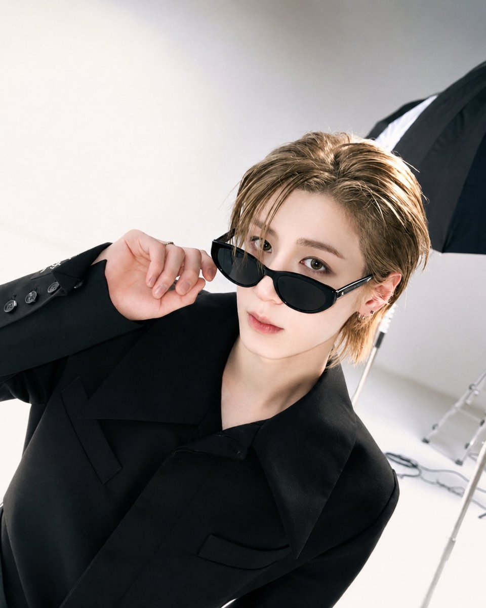 yyyyi__21's tweet photo. 와 지피티로 컬러화했는데 이 존예남은 뭐죠 진짜 개잘생겻ㅎ네 https://t.co/KNN6rclKd7