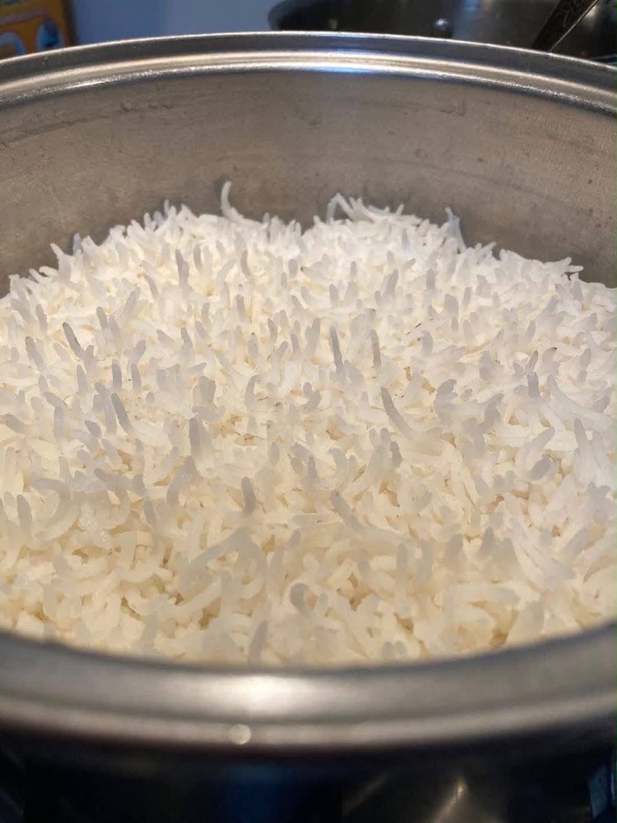 imerm_jr's tweet photo. I’ve never seen cooked rice look like this before
What type of rice is this?🤌🏾 https://t.co/Oi7RYlVmtk