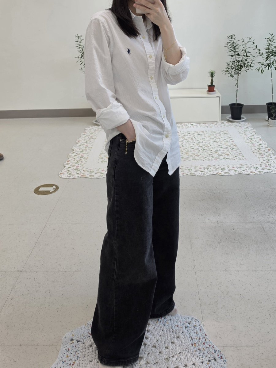 dotnimy's tweet photo. 오늘의 출근룩~
편한 복장이 최고구먼~~~😏 https://t.co/cbgSobhVe9