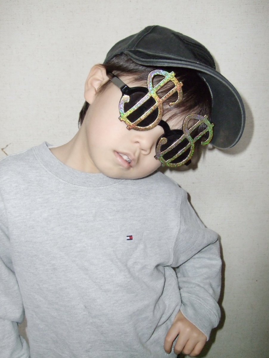 _KID_PHENOMENON's tweet photo. 本日7月29日で23歳になりました✌️

今年も沢山のお祝いコメントありがとうございます🙇

22歳も沢山の方に応援していただくことができ、本当に感謝しています！！！

23歳はまずKIDS00's Special Editionから始まるので、ぶちかまして良い一年にしたいと思います🔥

今年も夫松健介、KID PHENOMENONを
よろしくお願いします！！！

by 健介🐶

#KIDPHENOMENON
#夫松健介