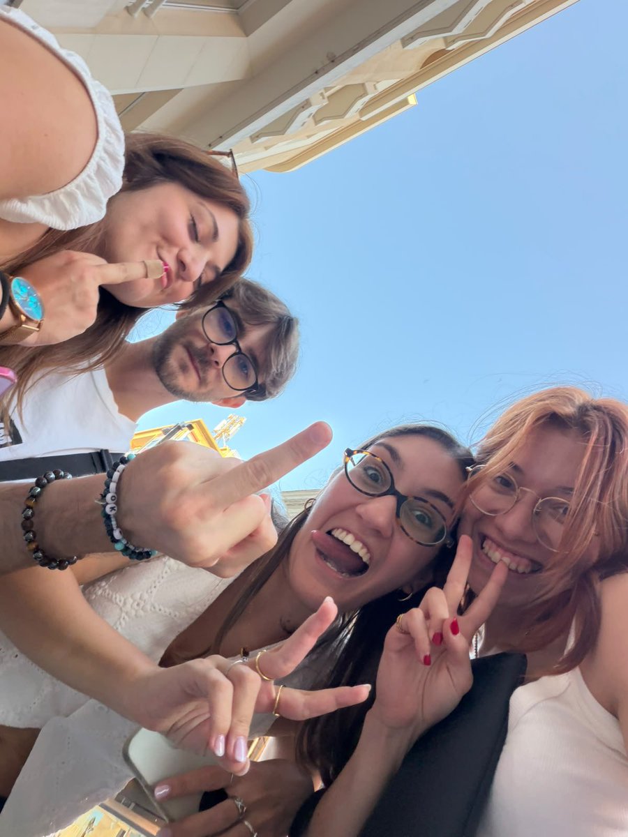 lilacspideyy's tweet photo. Tom Holland ha letteralmente messo insieme il congresso di Vienna, il covo delle streghe di Latveria, gli amigos del corazon e voi vi permettete di giudicarlo. Boh follia.♥️

@Beatricehishere @nonmelafido @pondsurvivor https://t.co/2sxq5iSamR