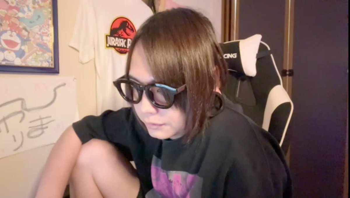 metostasis's tweet photo. I finally caught him on live. I gave him a compliment for his glasses https://t.co/9AfHx4q6GK