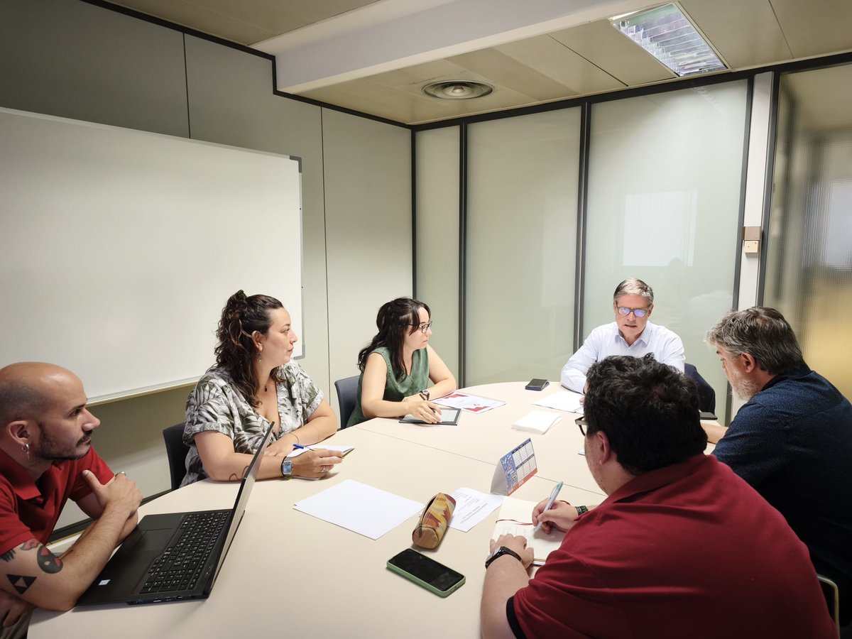 socialasturias_'s tweet photo. 🤝El DG de Promoción de la Autonomía Personal y Mayores @EnRoNu se reunió con representantes de @Hierbabuena_As para abordar cuestiones relacionadas con la accesibilidad y operatividad de la #OVAP orientada a las personas con #discapacidadpsicosocial
#SaludMental #Inclusión https://t.co/dgD6E4QjWs