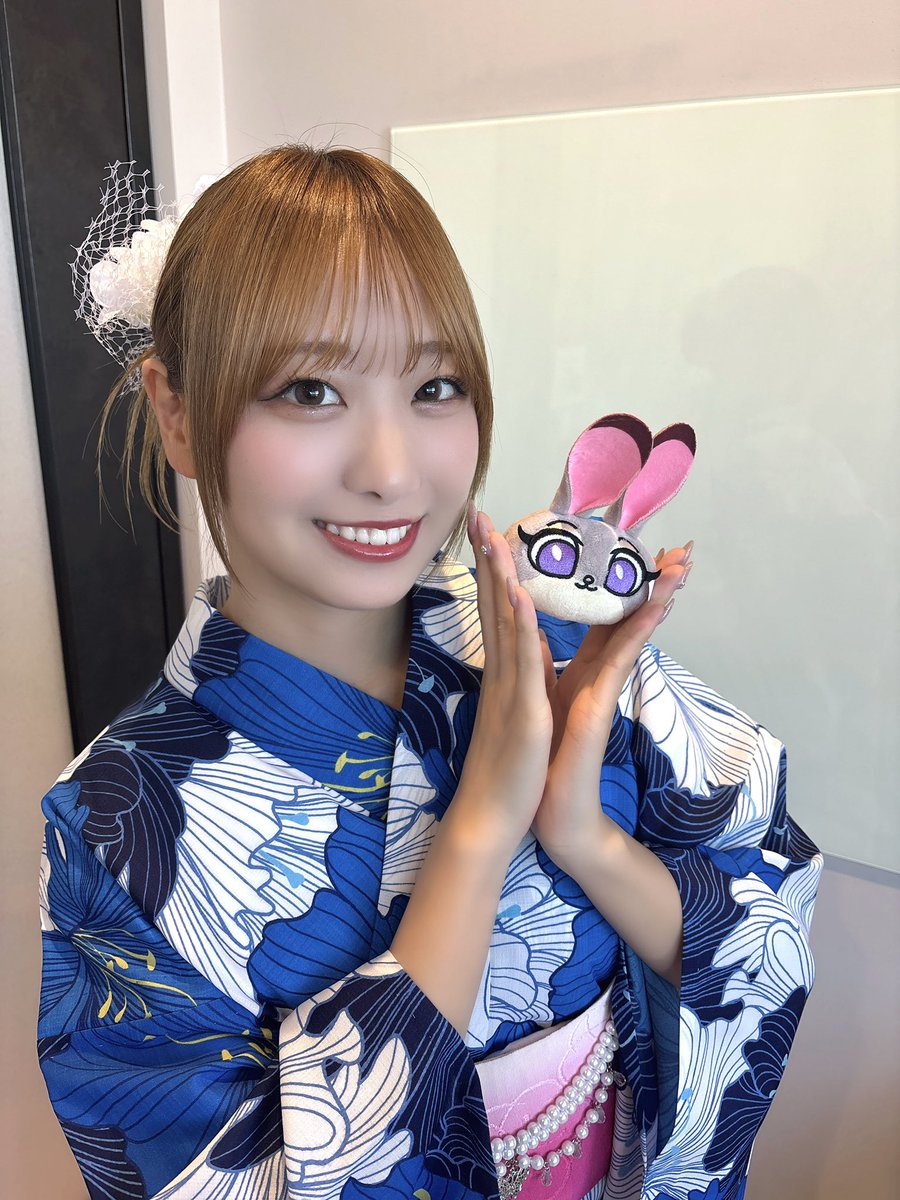 shoko_takiwaki's tweet photo. Happyくじ『ズートピア』
10thアニバーサリー 商品発表会に
ニックとジュディをイメージした浴衣で瞳と参加させていただきました🦊🐰

どれも可愛くて魅力的なグッズばかりです！

8月1日からスタートする
Happyくじ『ズートピア』を
一緒に楽しみましょうね❕ https://t.co/TNzZigEMeD