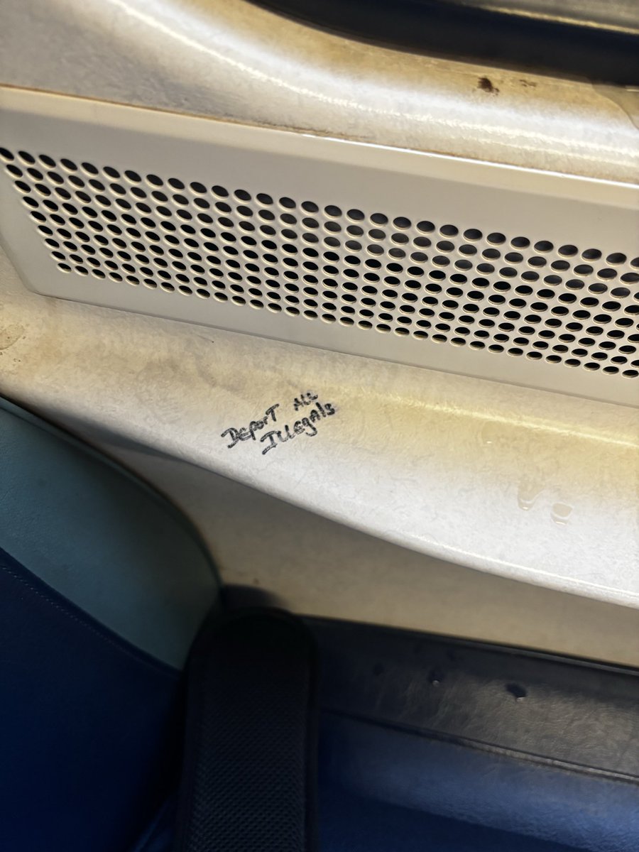 Mr_RImam's tweet photo. @MTA @LIRR LIRR car 7090, row next to gangway door. https://t.co/gFAUErLAli