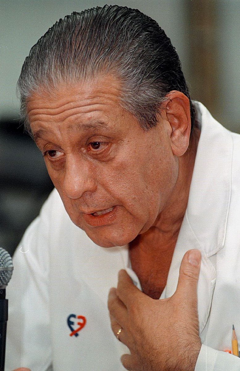 pmorosi's tweet photo. Hace 26 años, con la muerte de René Favaloro, desapareció la voz más potente que pugnaba por un sistema de salud transparente y puesto al servicio del hombre.
#FAVALORO #ElGranOperador #Medicina #LaPlata https://t.co/ZRaNheNY7N