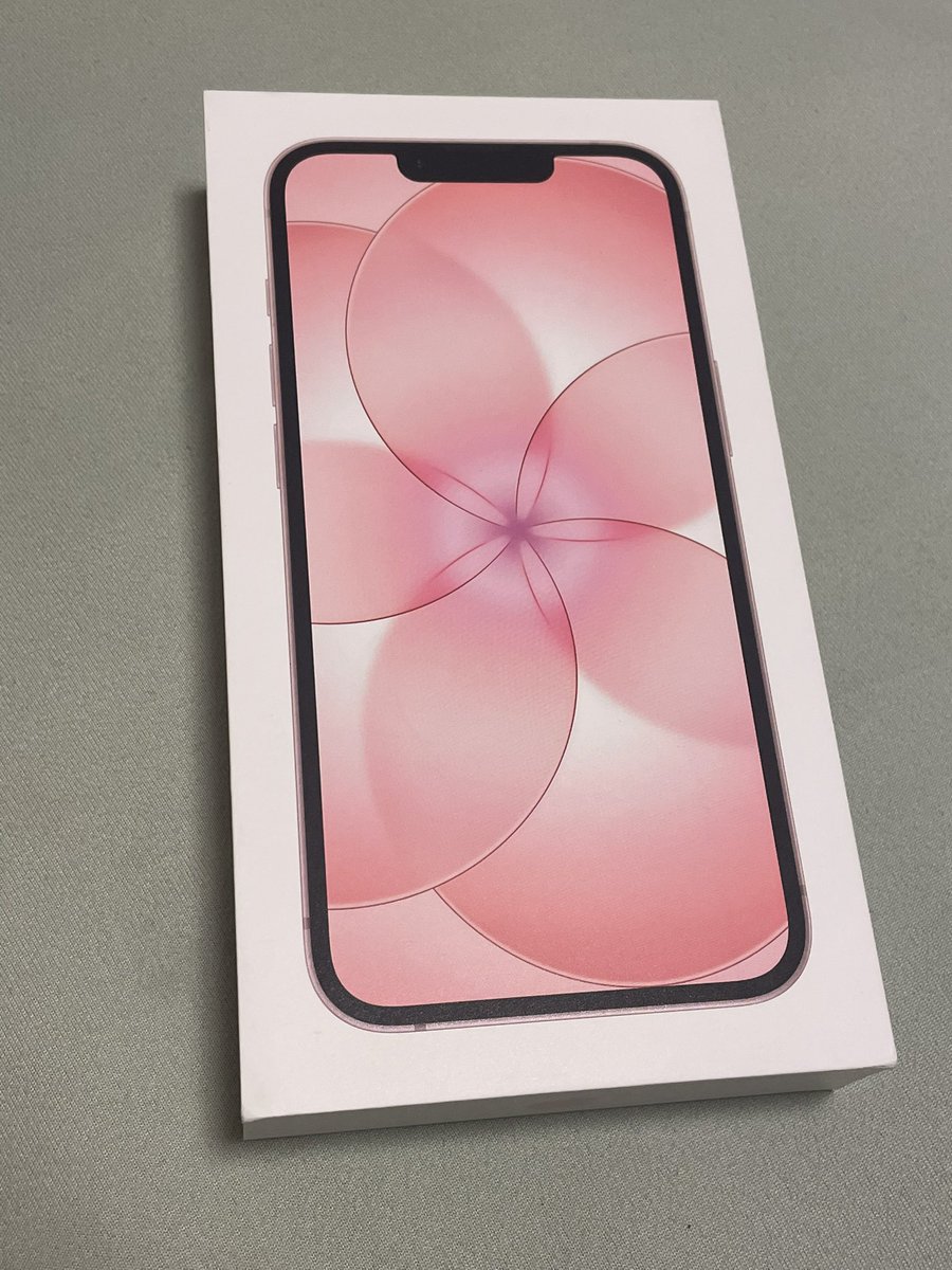 goodschange1's tweet photo. iPhone17eを買った«٩(*´ ꒳ `*)۶»

後輩くんに手伝ってもらって自分で色々設定せねば… https://t.co/PDYk3nYZTZ